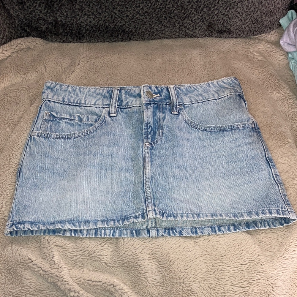 SLD CRTSY Hollister Light Blue Denim Mini Skort, Size 2 - Picture 1 of 6